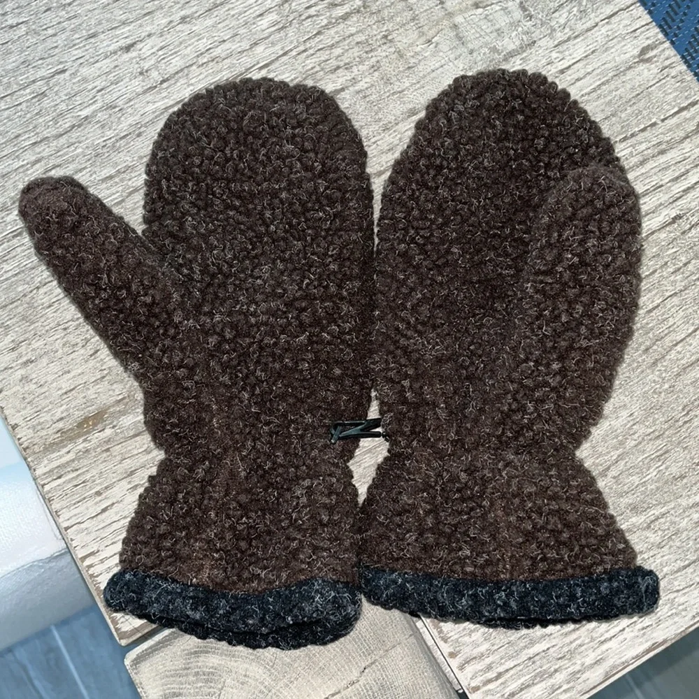The Limited One size fits all mittens